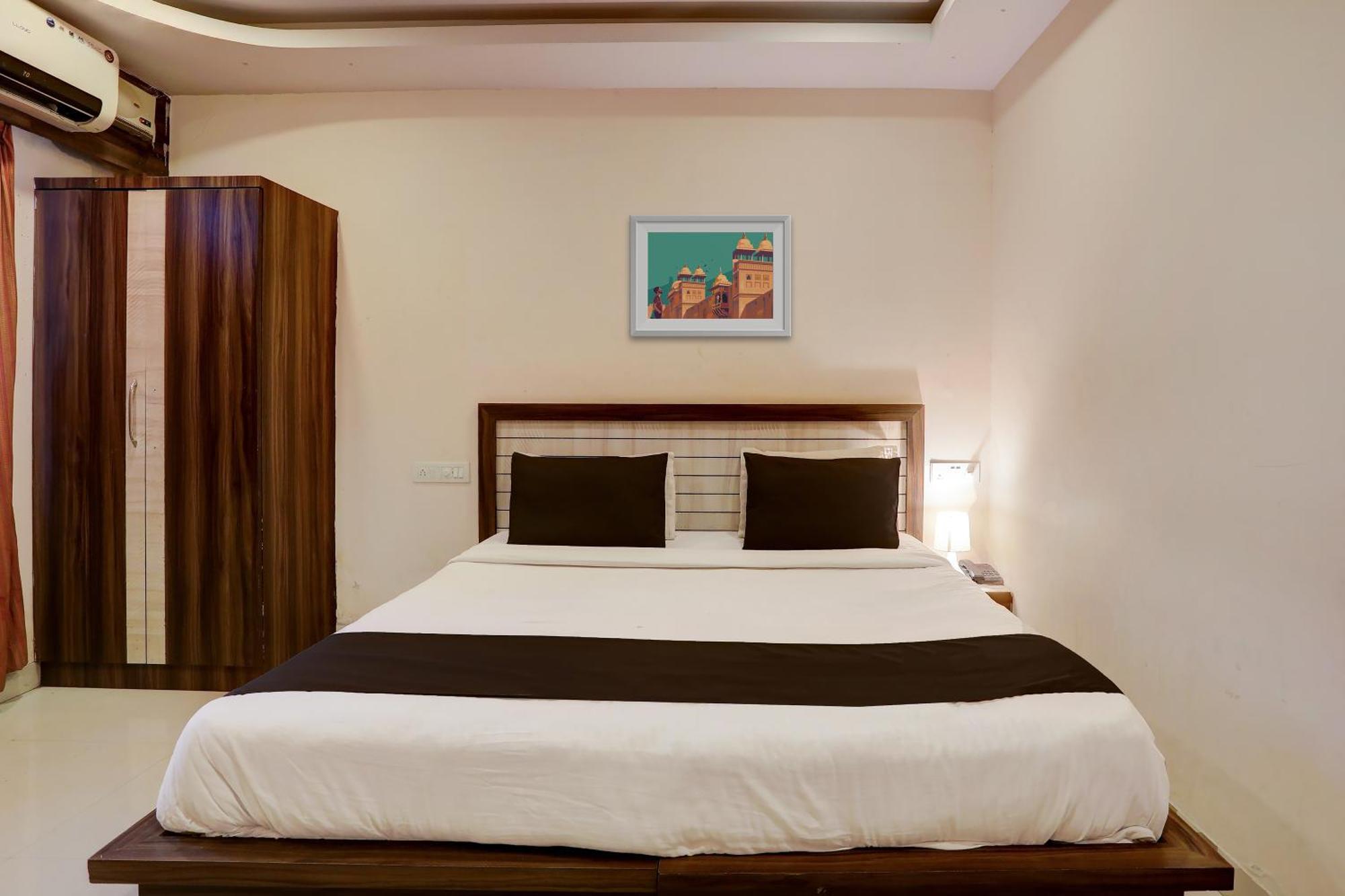 Super Hotel O Vaishnavi Inn Hyderabad Exterior photo